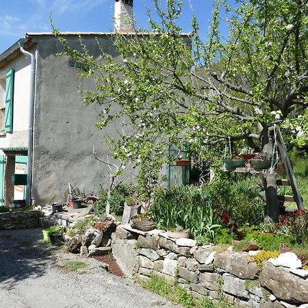 Bed and Breakfast Les Bois Rouges La Rochegiron Экстерьер фото