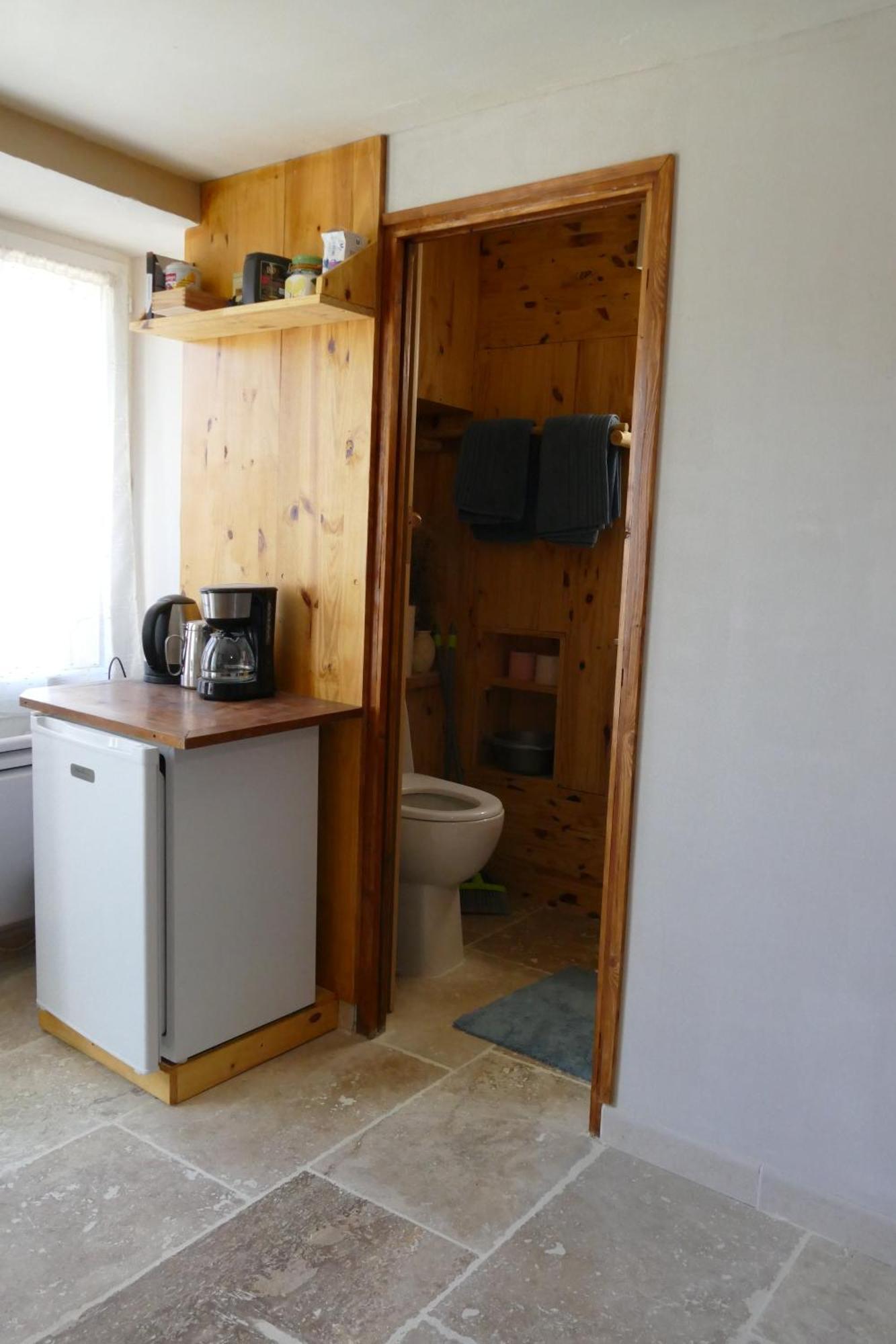 Bed and Breakfast Les Bois Rouges La Rochegiron Экстерьер фото